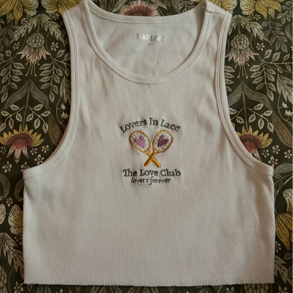 Harlow White Ribbed Tank Top with Embroidered Tennis Rackets